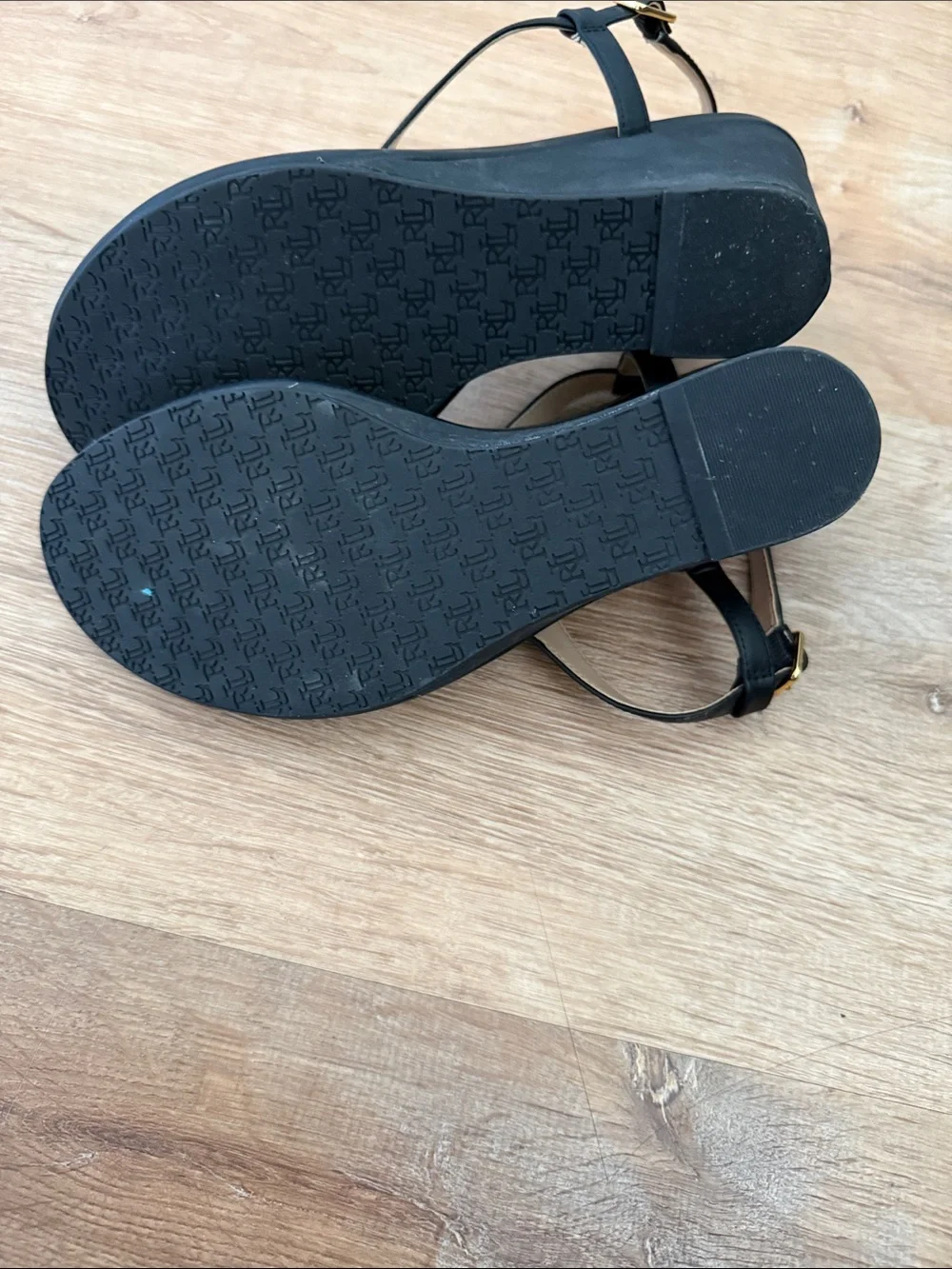 Ralph Lauren Black Wedge Thong Sandals with Gold RL Emblem - Picture 5 of 6